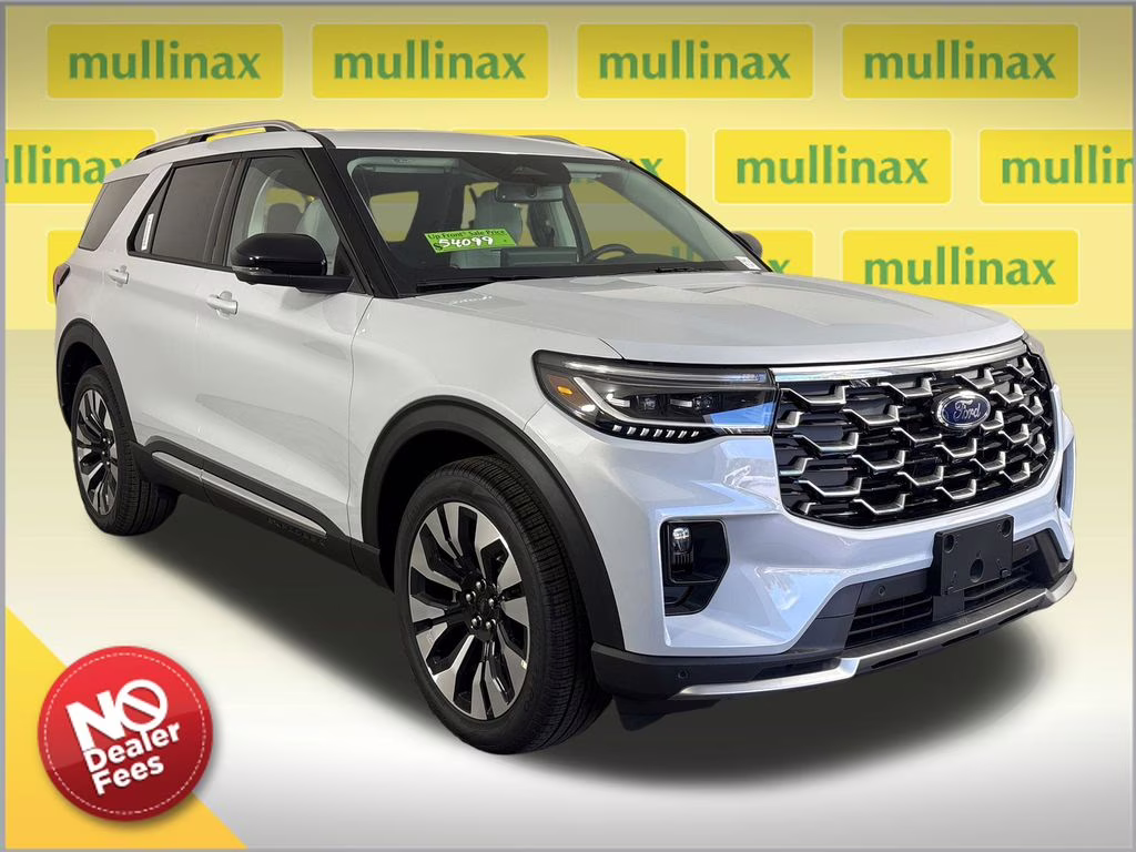2026 White Ford Explorer Platinum 4X4 SUV