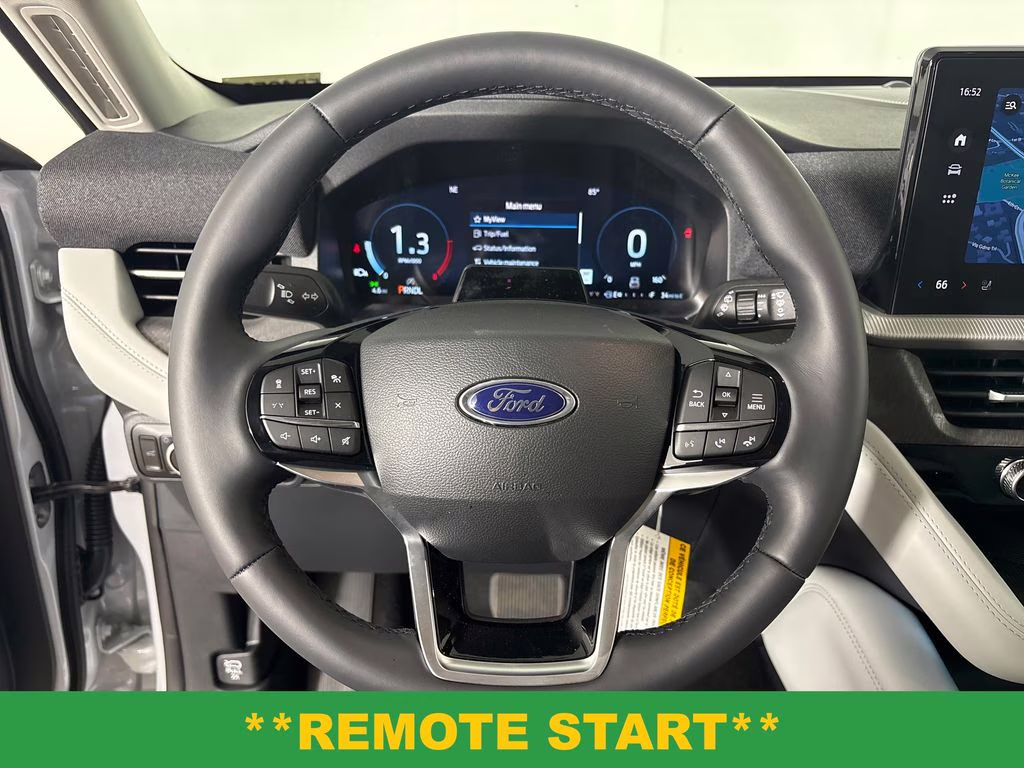 2026 White Ford Explorer Platinum 4X4 SUV