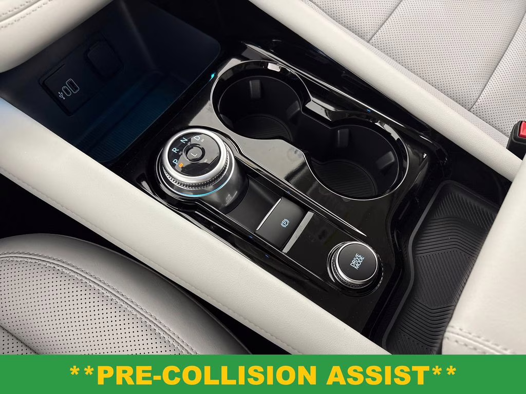 2026 White Ford Explorer Platinum 4X4 SUV