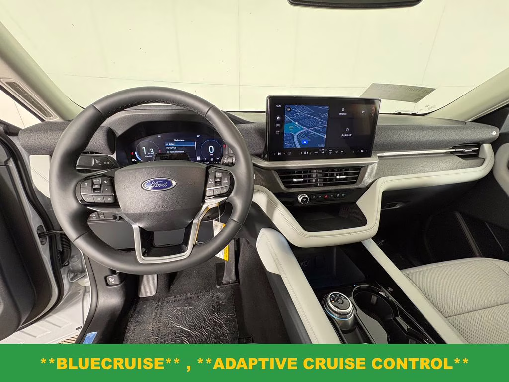 2026 White Ford Explorer Platinum 4X4 SUV