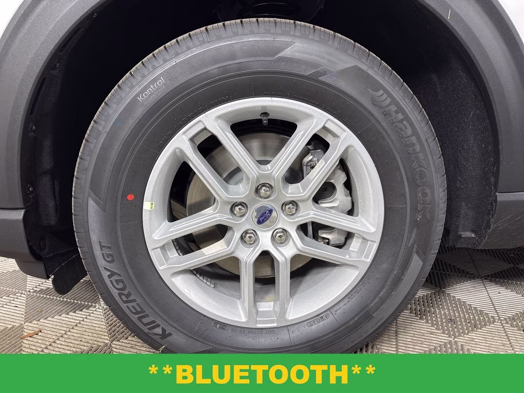2026 Star White Metallic Tri-Coat Ford Explorer Active RWD SUV