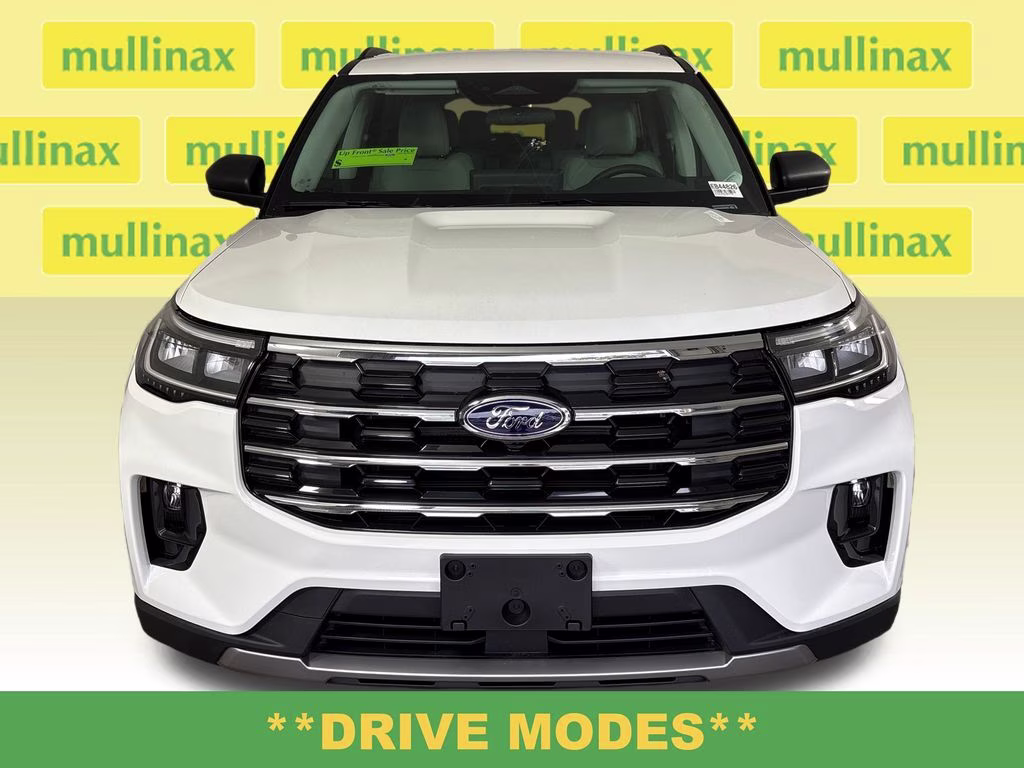 2026 Star White Metallic Tri-Coat Ford Explorer Active RWD SUV