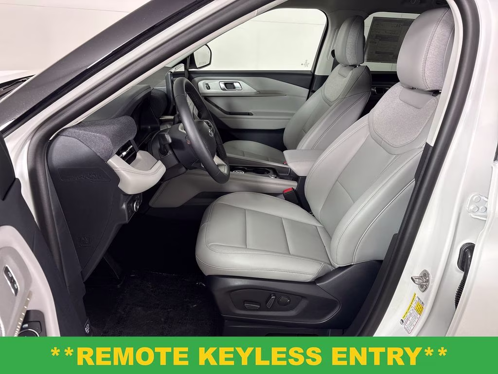 2026 Star White Metallic Tri-Coat Ford Explorer Active RWD SUV