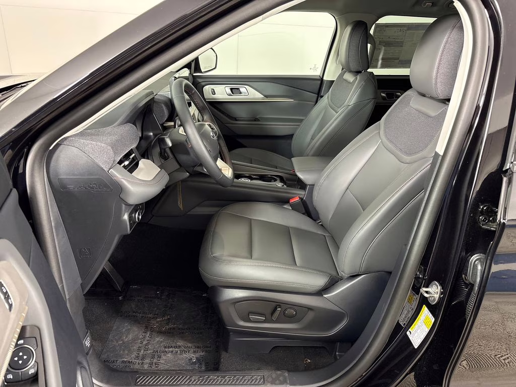 2026 Agate Black Metallic Ford Explorer Active RWD SUV