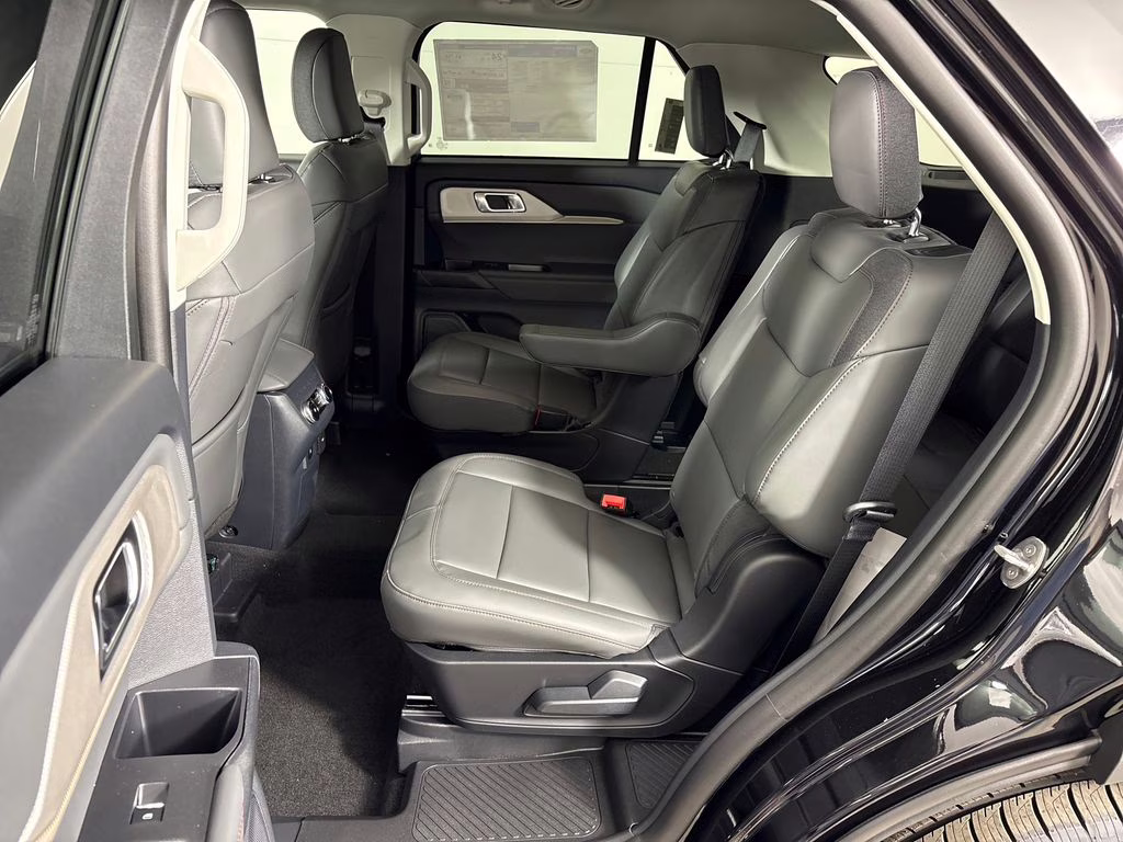 2026 Agate Black Metallic Ford Explorer Active RWD SUV