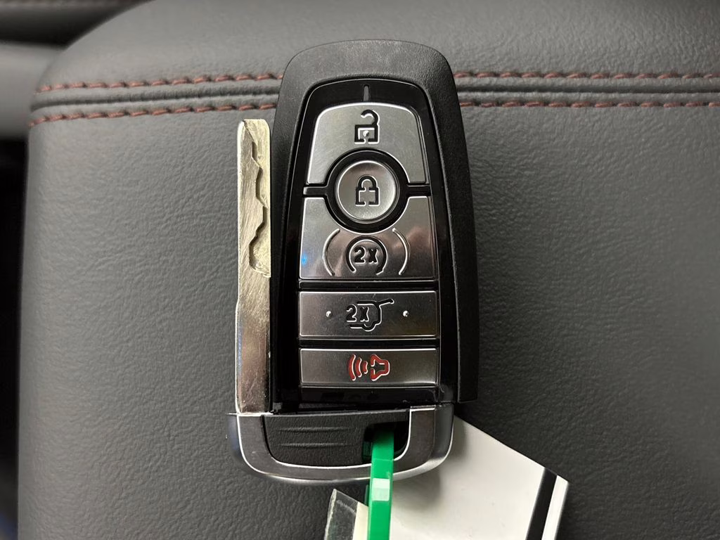 2026 Agate Black Metallic Ford Explorer Active RWD SUV