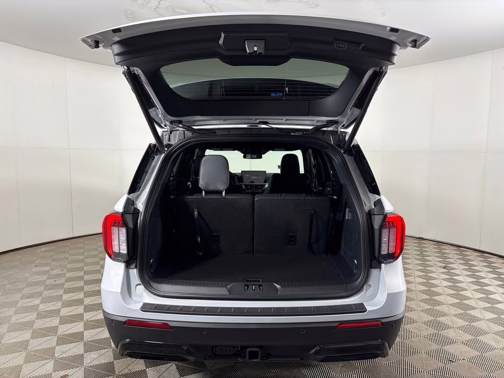 2026 Space White Metallic Ford Explorer ST-Line RWD SUV