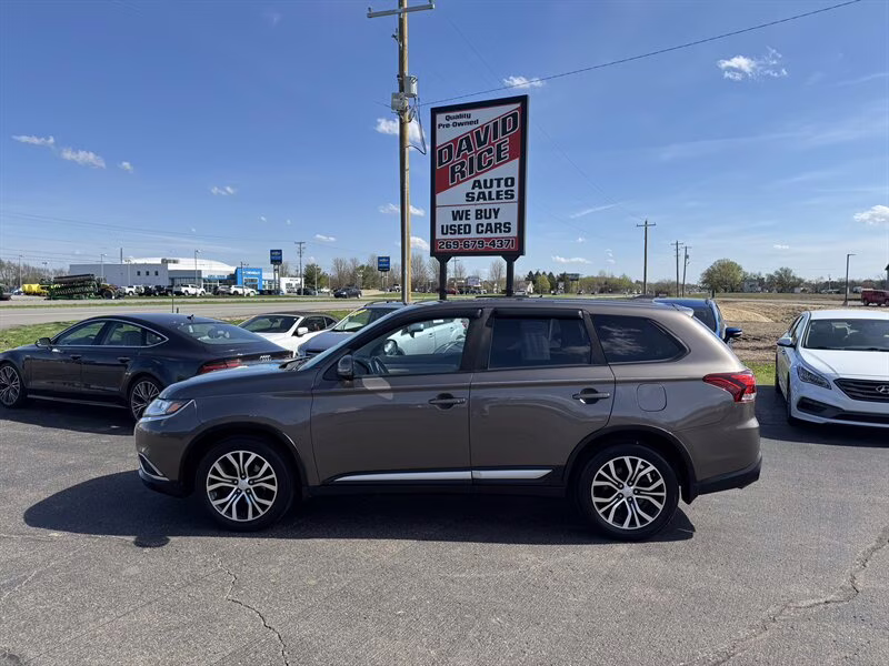 2017 Mitsubishi Outlander SE