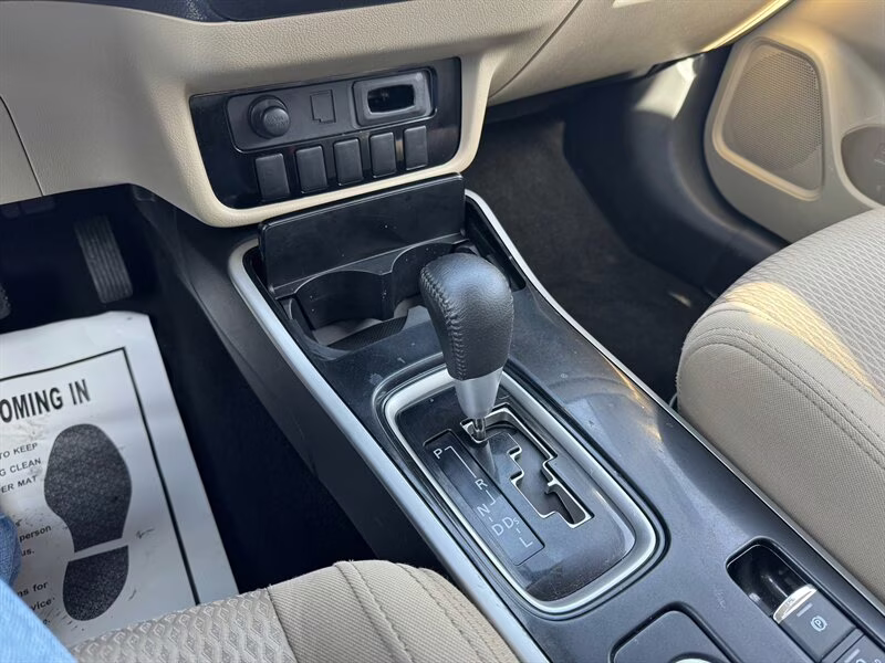 2017 Quartz Brown Metallic Mitsubishi Outlander SE 4X4 SUV