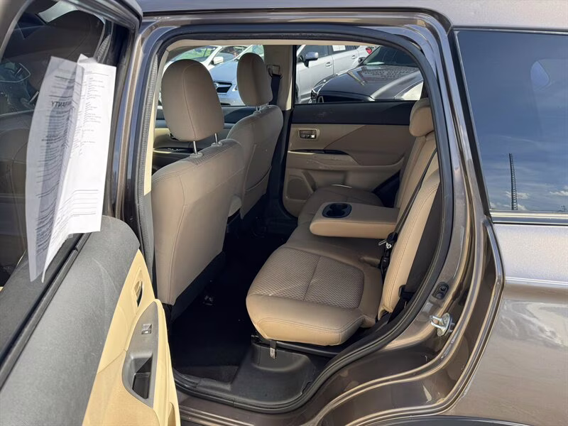 2017 Quartz Brown Metallic Mitsubishi Outlander SE 4X4 SUV