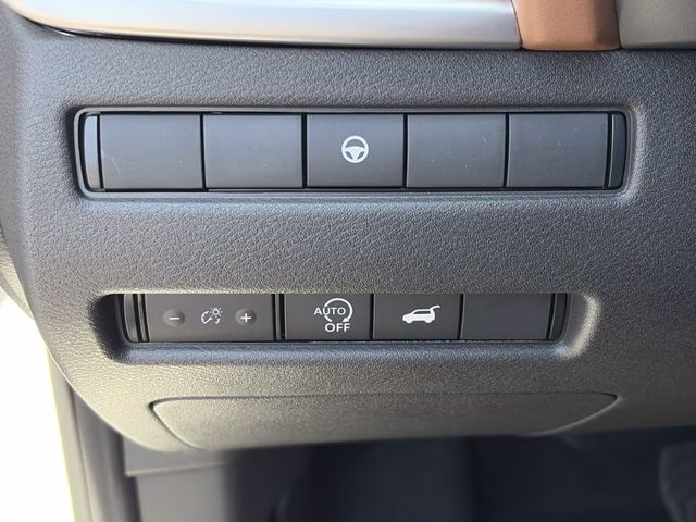 2026 Everest White Pearl Tricoat Nissan Rogue Platinum AWD SUV