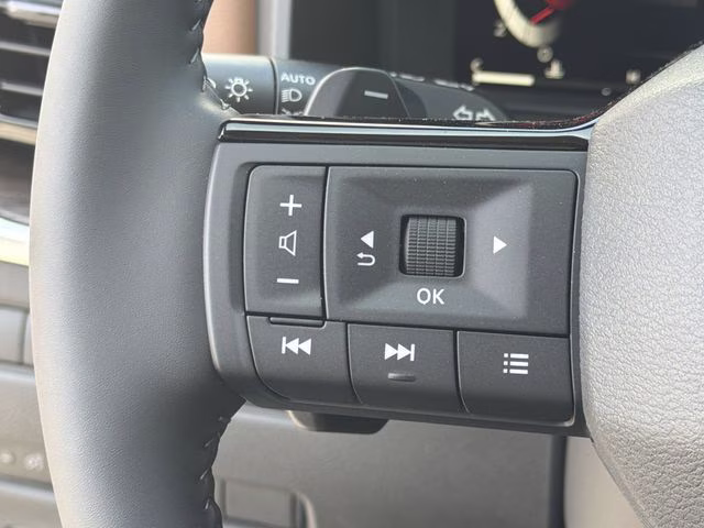 2026 Everest White Pearl Tricoat Nissan Rogue Platinum AWD SUV