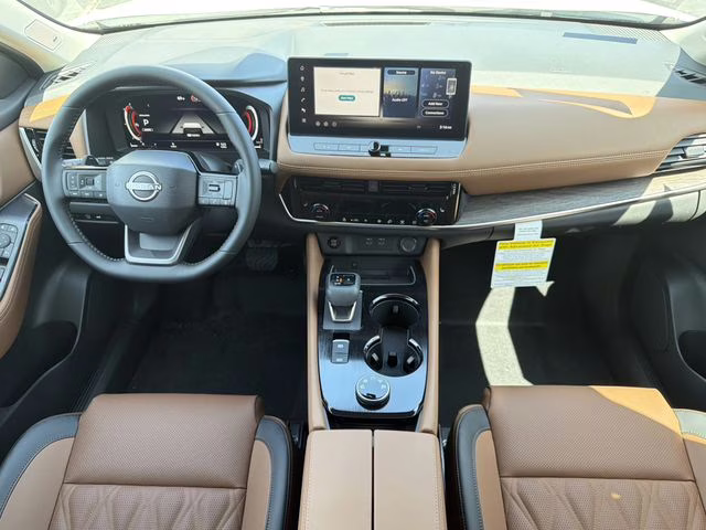 2026 Everest White Pearl Tricoat Nissan Rogue Platinum AWD SUV