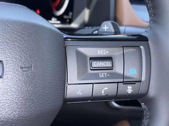2026 Everest White Pearl/Super Black Nissan Rogue Platinum AWD SUV