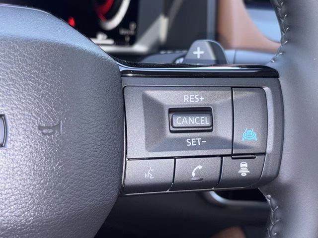 2026 Everest White Pearl/Super Black Nissan Rogue Platinum AWD SUV