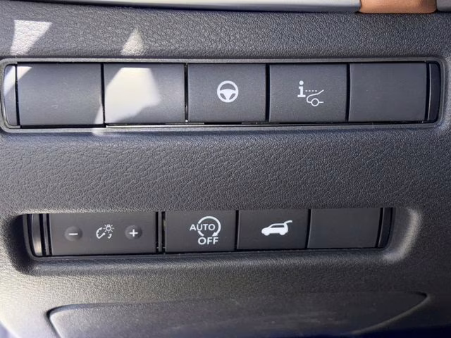 2026 Everest White Pearl/Super Black Nissan Rogue Platinum AWD SUV