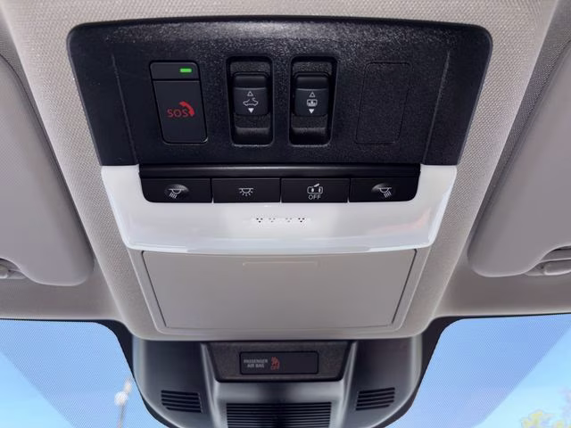 2026 Everest White Pearl/Super Black Nissan Rogue Platinum AWD SUV
