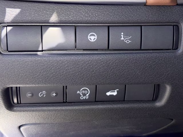 2026 Everest White Pearl/Super Black Nissan Rogue Platinum AWD SUV
