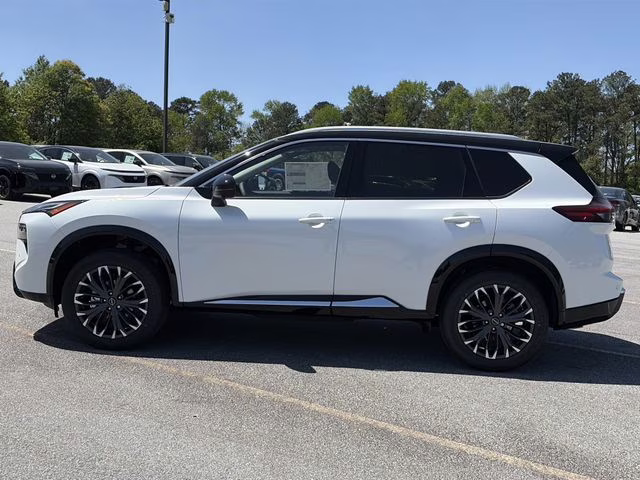 2026 Everest White Pearl/Super Black Nissan Rogue Platinum AWD SUV