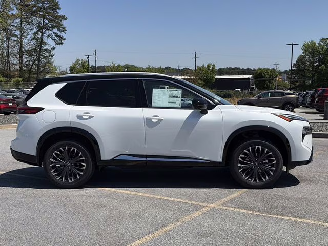 2026 Everest White Pearl/Super Black Nissan Rogue Platinum AWD SUV