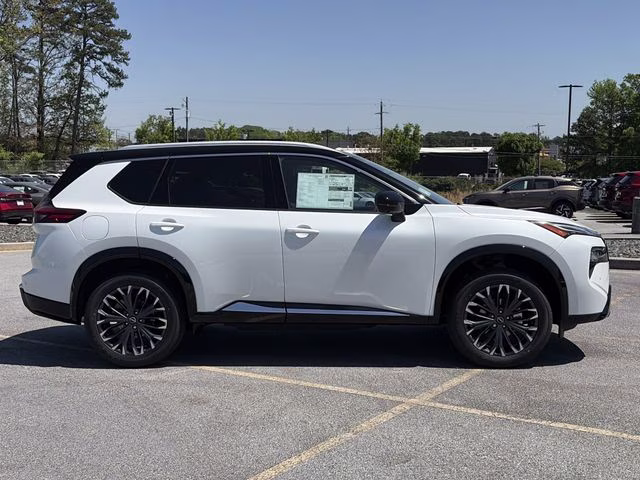 2026 Everest White Pearl/Super Black Nissan Rogue Platinum AWD SUV
