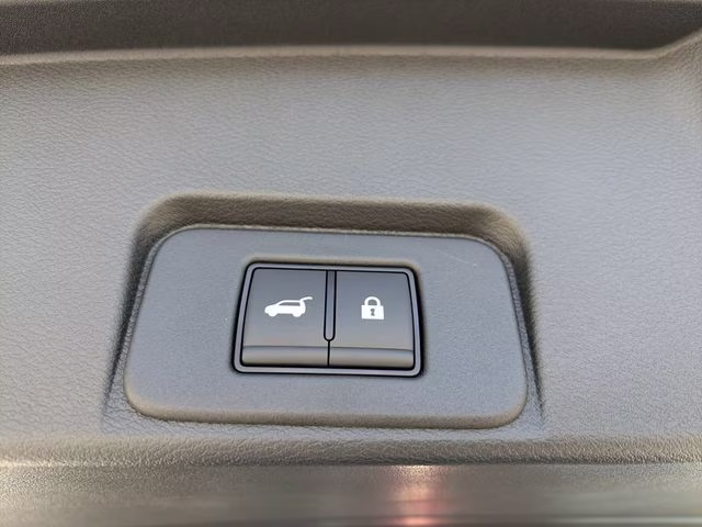 2026 Everest White Pearl/Super Black Nissan Rogue Platinum AWD SUV