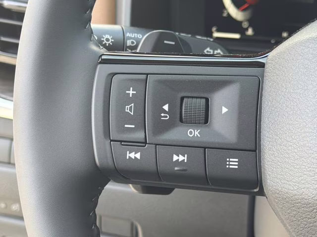 2026 Everest White Pearl Tricoat Nissan Rogue Platinum AWD SUV
