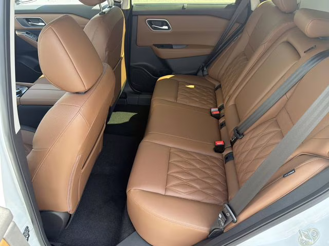 2026 Everest White Pearl Tricoat Nissan Rogue Platinum AWD SUV