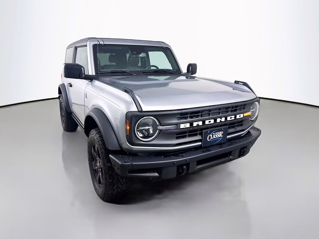 2024 Silver Metallic Ford Bronco Black Diamond 4X4 SUV