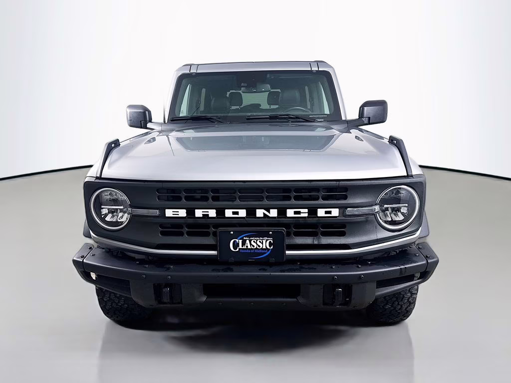 2024 Silver Metallic Ford Bronco Black Diamond 4X4 SUV