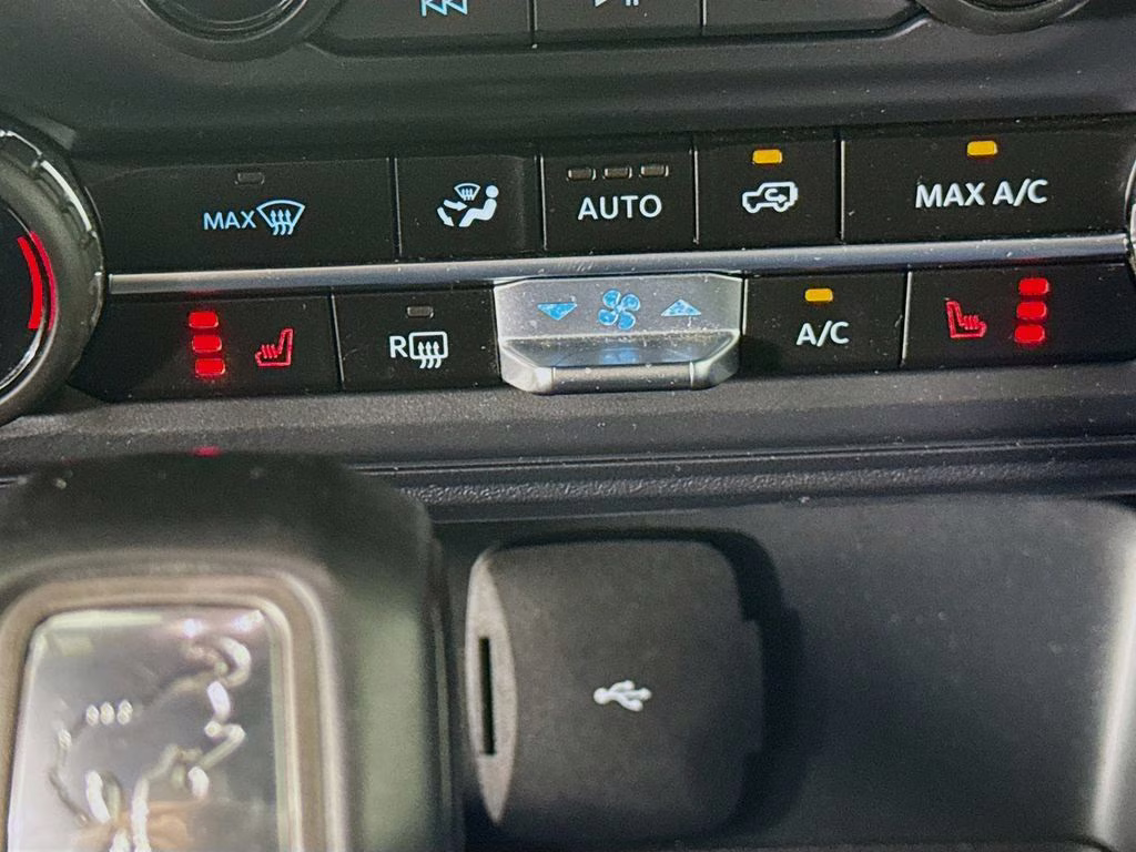 2024 Silver Metallic Ford Bronco Black Diamond 4X4 SUV