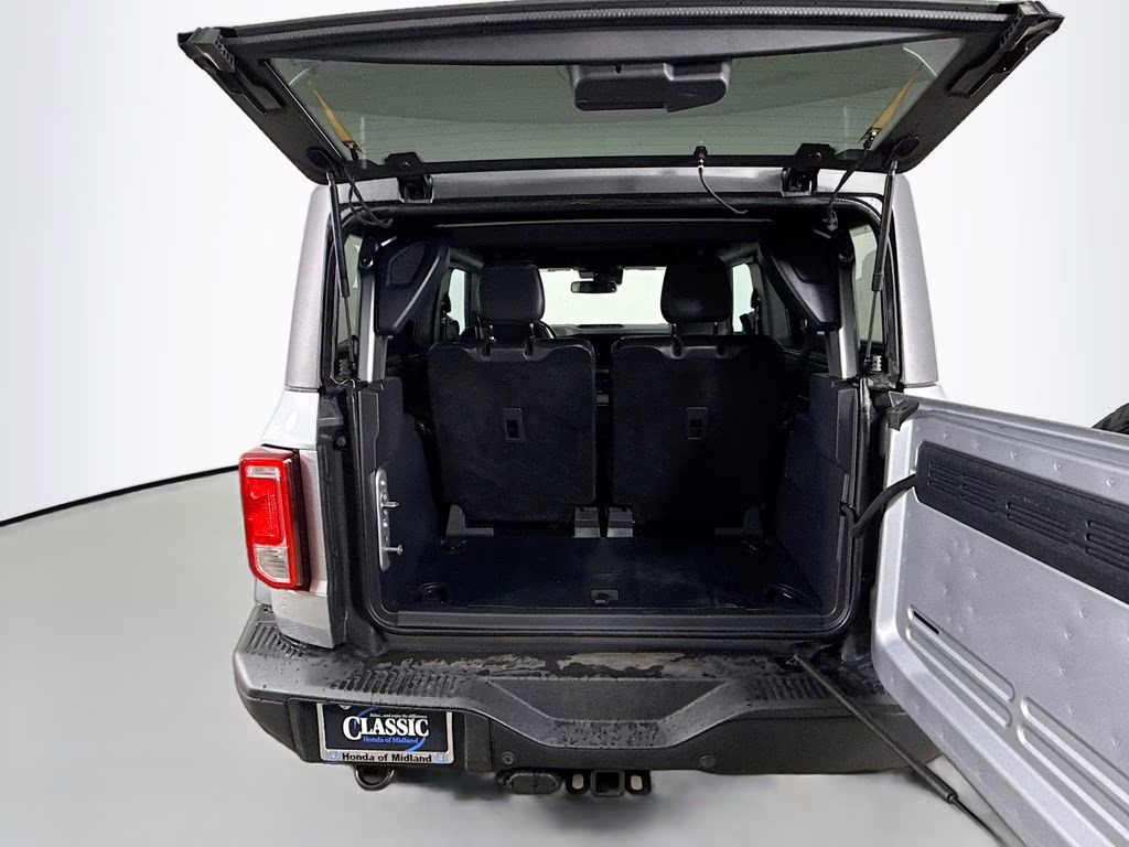 2024 Silver Metallic Ford Bronco Black Diamond 4X4 SUV