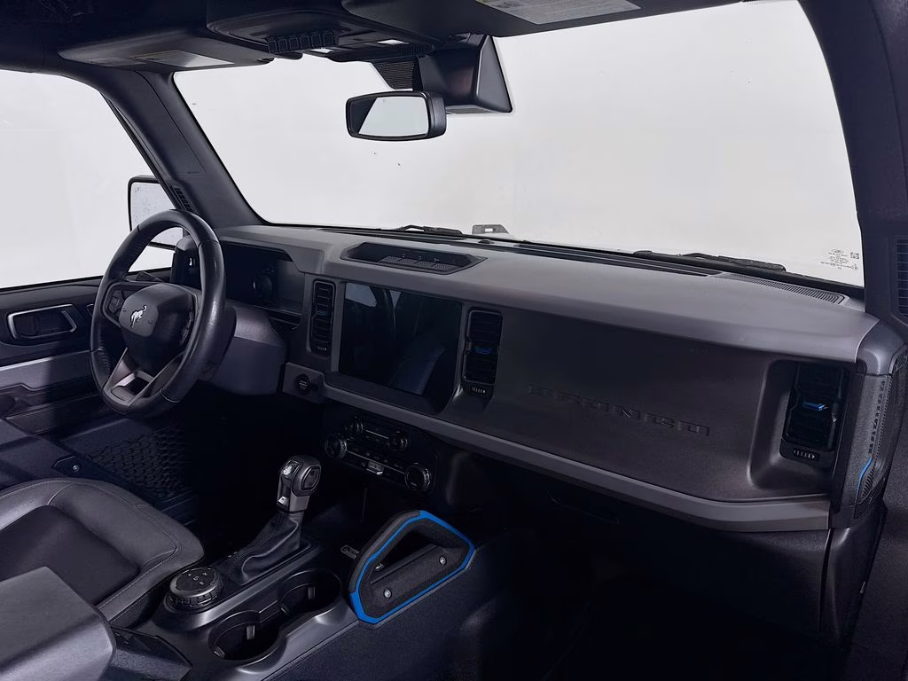 2024 Silver Metallic Ford Bronco Black Diamond 4X4 SUV