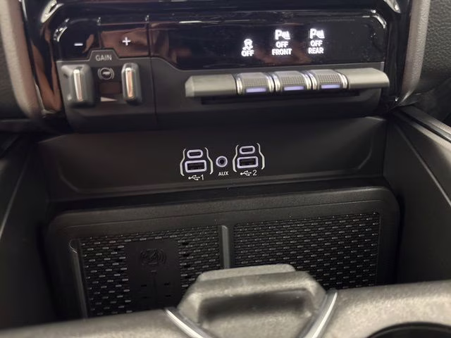 2026 Diamond Black Crystal Pearlcoat Ram 1500 Laramie 4X4 Truck