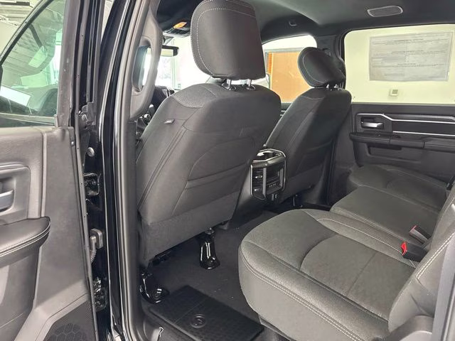 2026 Diamond Black Crystal Pearlcoat Ram 2500 Big Horn Night Edition 4X4 Truck