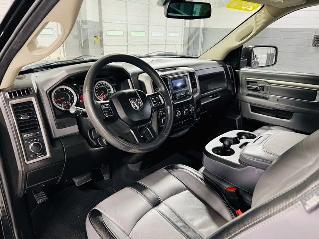 2019 Diamond Black Crystal Pearlcoat Ram 1500 Classic Tradesman 4X4 Truck