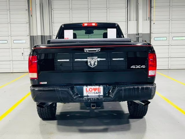 2019 Diamond Black Crystal Pearlcoat Ram 1500 Classic Tradesman 4X4 Truck