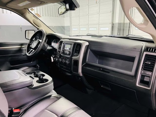 2019 Diamond Black Crystal Pearlcoat Ram 1500 Classic Tradesman 4X4 Truck
