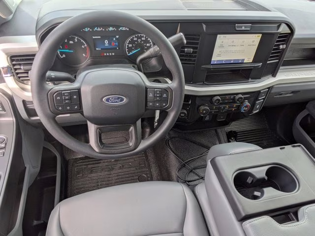 2026 Oxford White Ford Super Duty F-550 DRW XL 4X4 Truck
