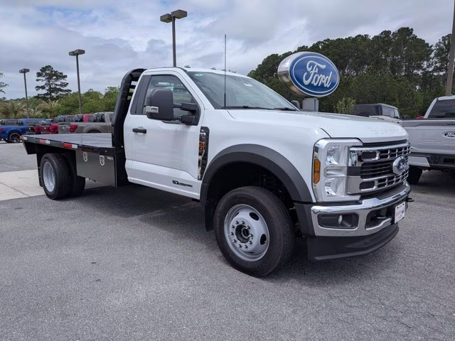 2026 Oxford White Ford Super Duty F-550 DRW XL 4X4 Truck