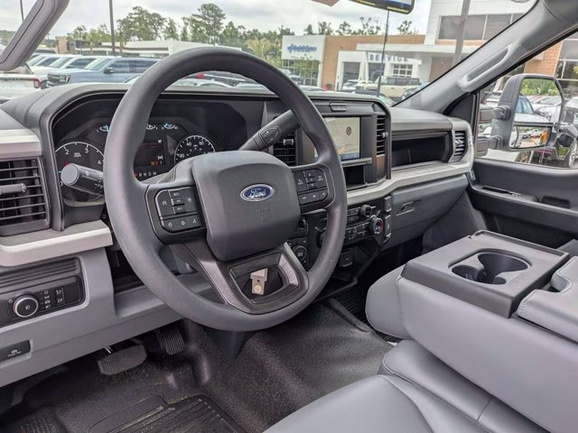 2026 Oxford White Ford Super Duty F-550 DRW XL 4X4 Truck