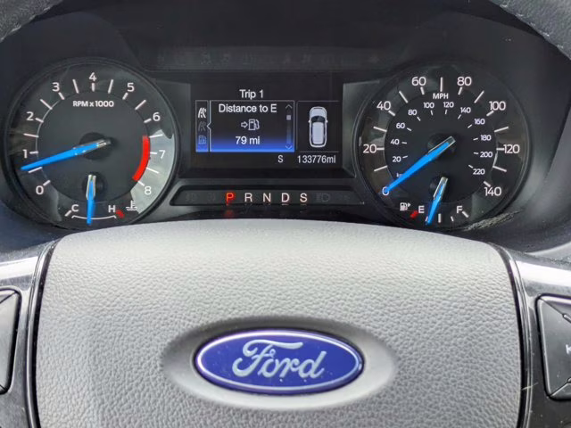 2017 Oxford White Ford Explorer XLT FWD SUV