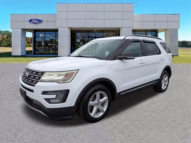 2017 Oxford White Ford Explorer XLT FWD SUV