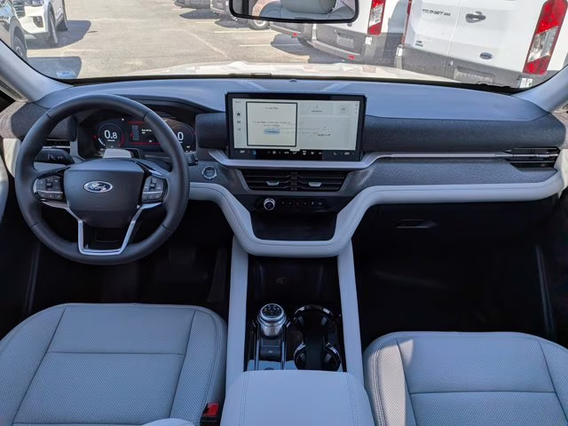 2026 White Ford Explorer Platinum 4X4 SUV