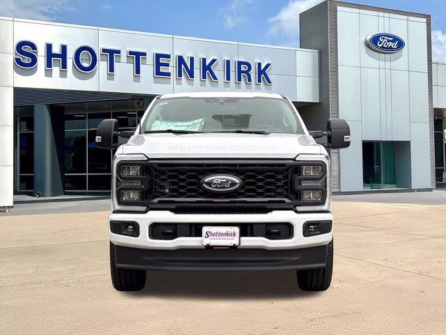 2026 Oxford White Ford Super Duty F-350 SRW XL 4X4 Truck