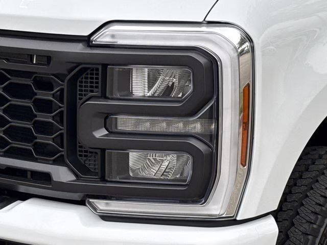 2026 Oxford White Ford Super Duty F-350 SRW XL 4X4 Truck