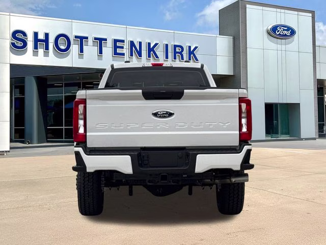2026 Oxford White Ford Super Duty F-350 SRW XL 4X4 Truck