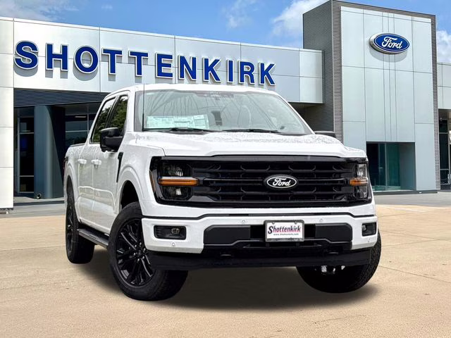 2026 Oxford White Ford F-150 XLT 4X4 Truck