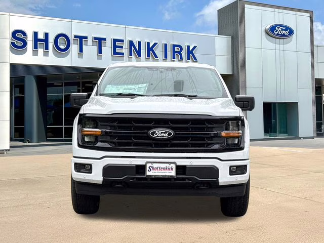 2026 Oxford White Ford F-150 XLT 4X4 Truck
