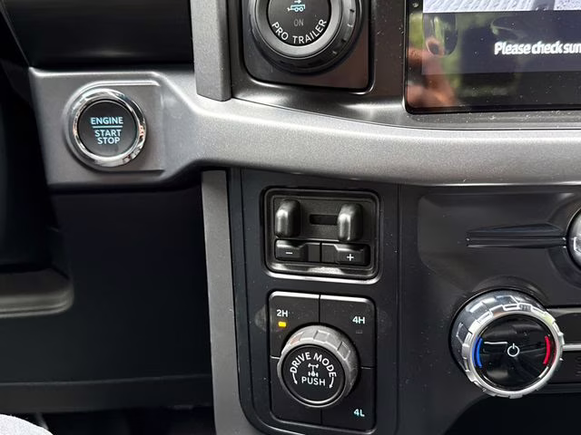 2026 Oxford White Ford F-150 XLT 4X4 Truck